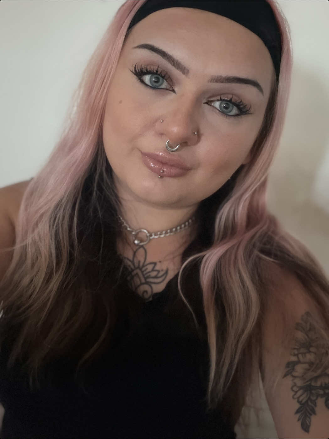 @girl_in_the_pit