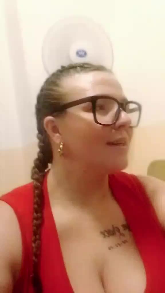 @annielizzybee1992