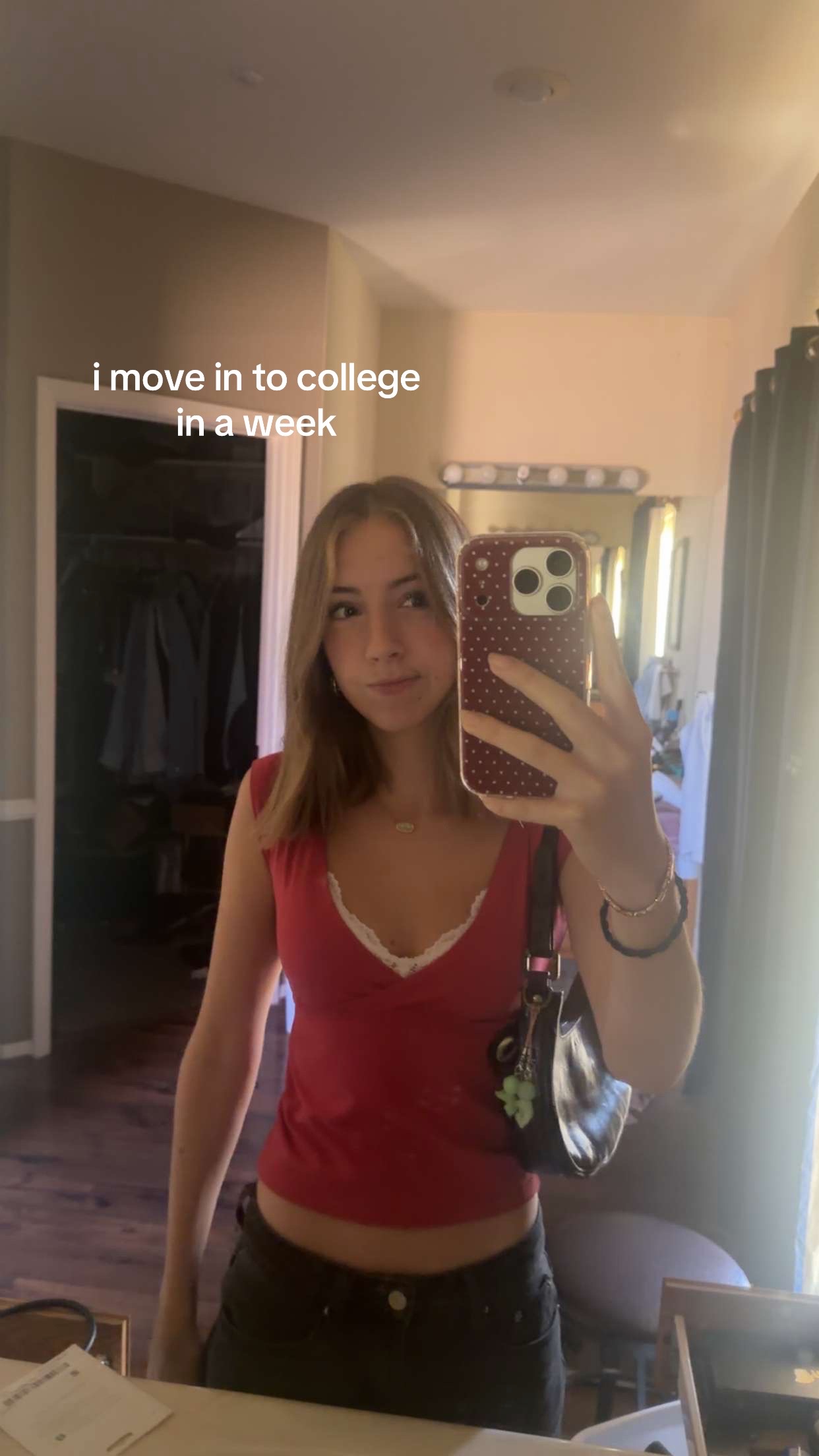 @lauren 💐🍒🎞️🧸🎀