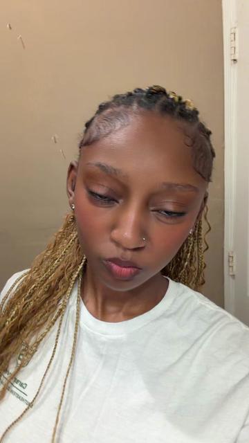 @nevaehquinaee 👩🏾&zwj;❤️&zwj;💋&zwj;👩🏾