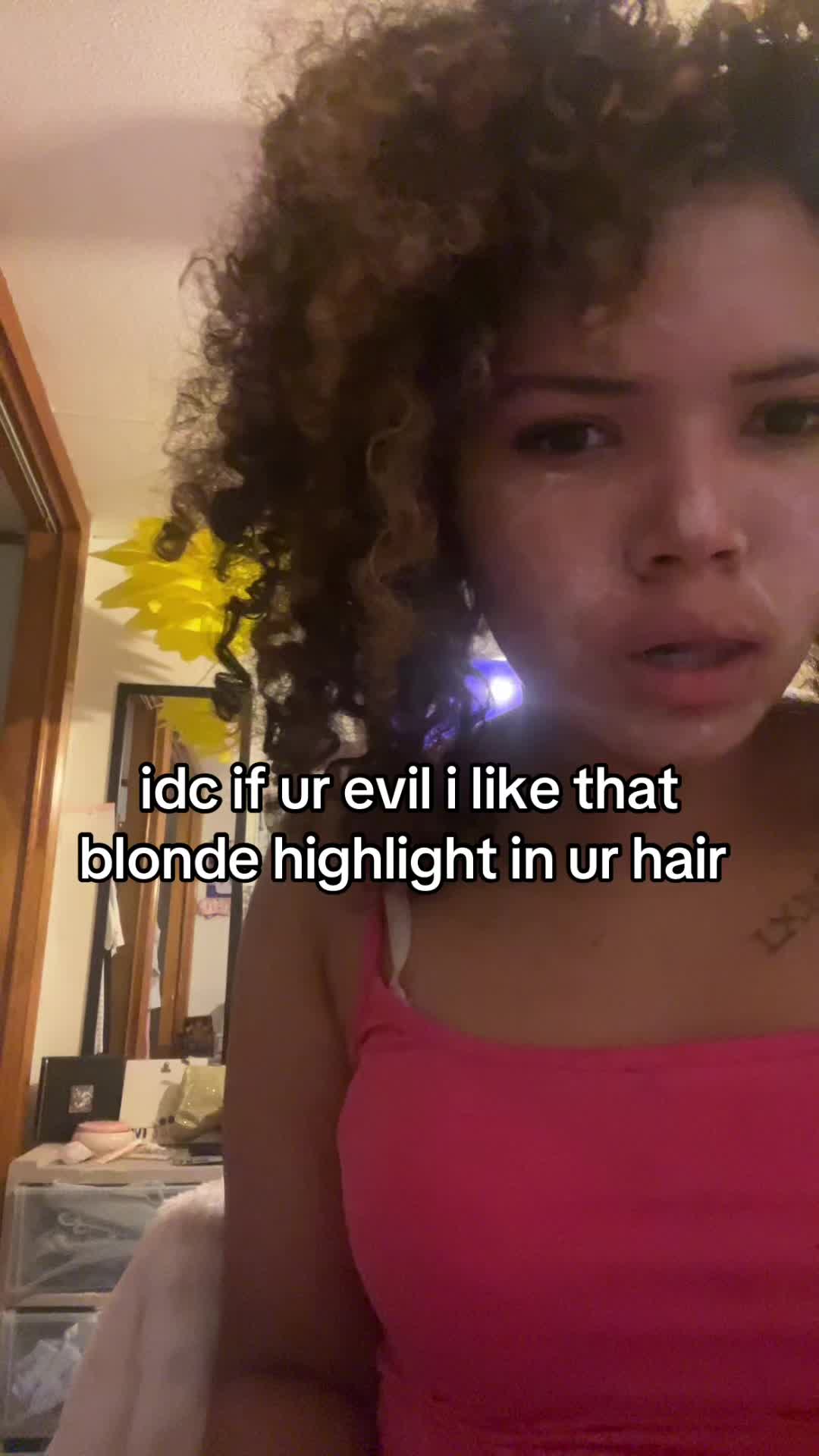 @🧘🏽&zwj;♀️