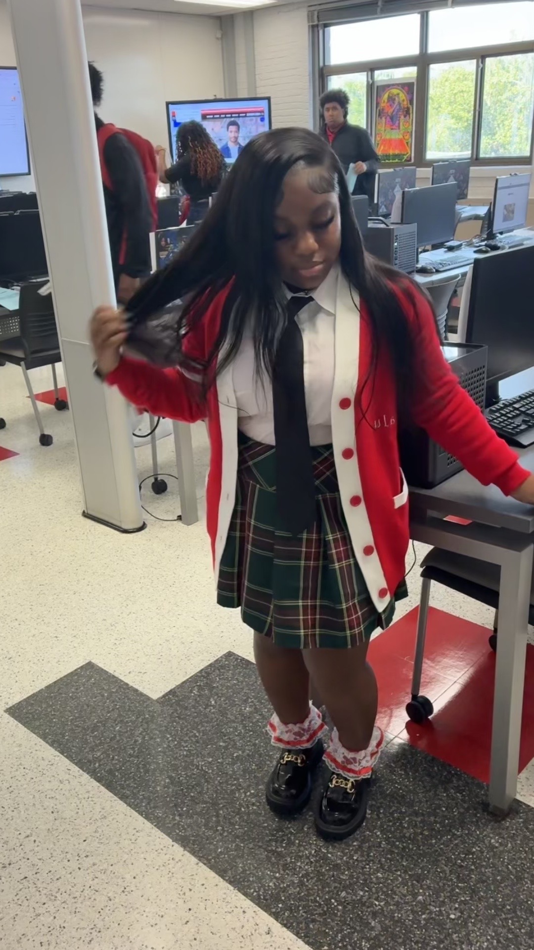 @Xuri🧍🏾&zwj;♀️