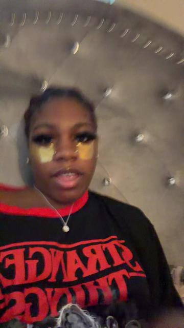@👩🏾&zwj;❤️&zwj;💋&zwj;👩🏽