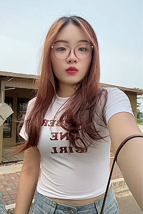 @honeyy bee