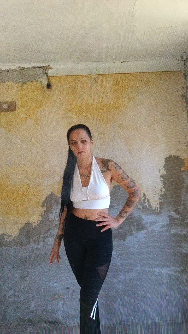 @Tin&oacute; Nikolett