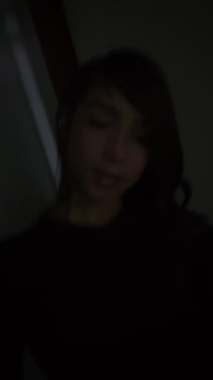 @𝒱𝒶𝓁...