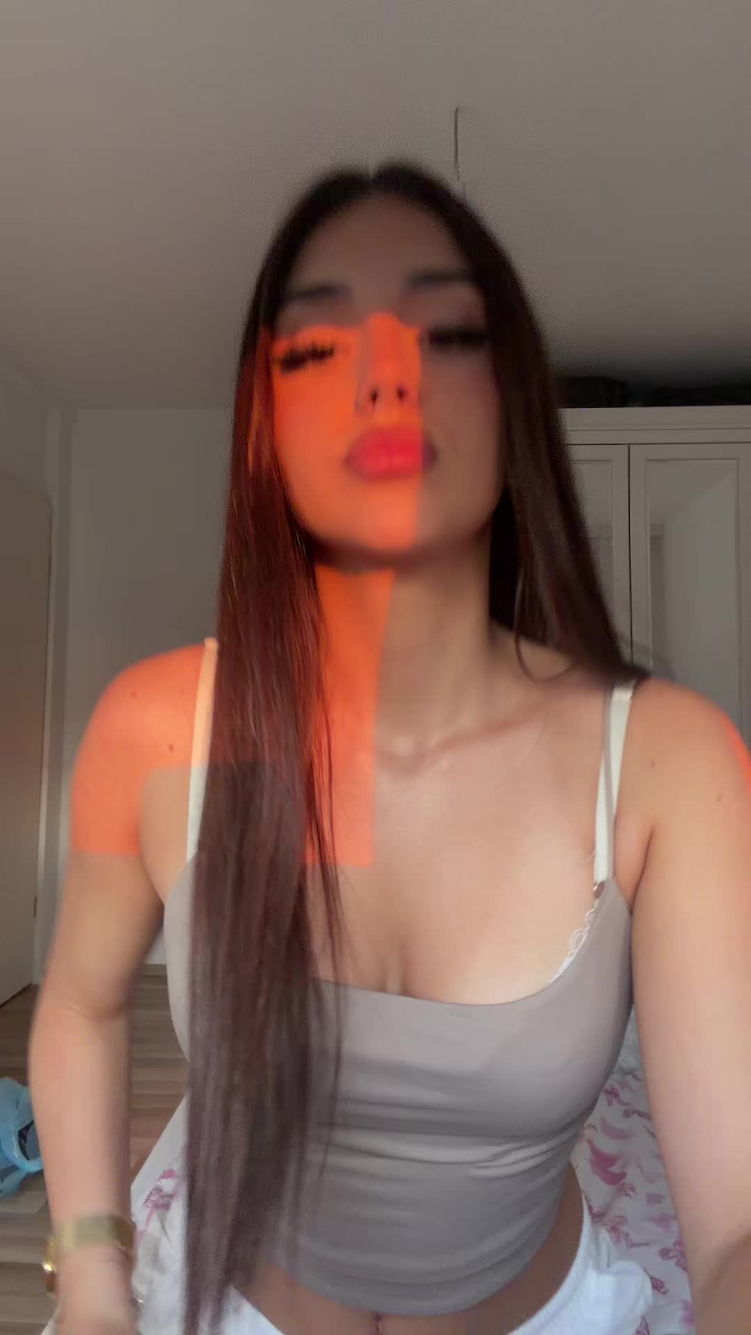 @🦅
