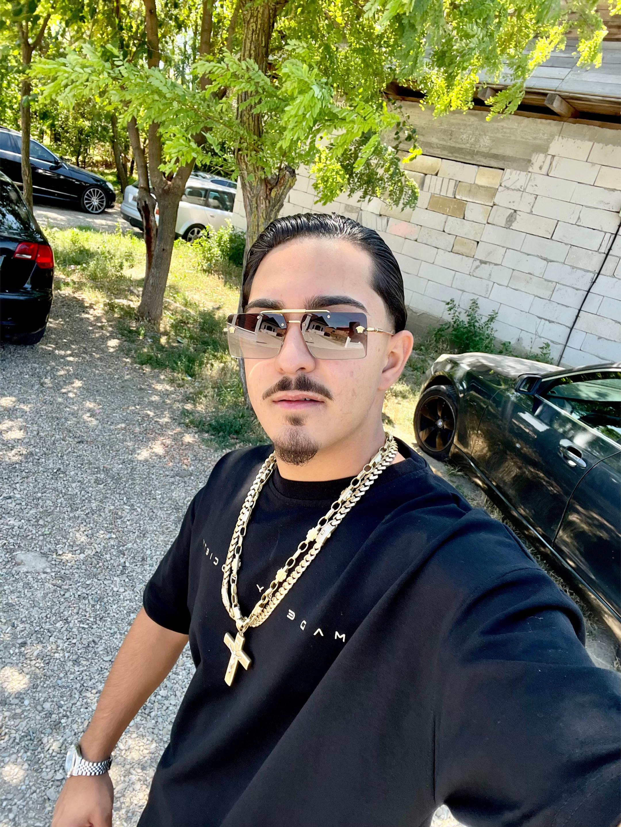 @🇦🇱𝐀𝐠𝐫𝐞𝐬𝐢𝐯𝐮_𝟕𝟕🇦🇱