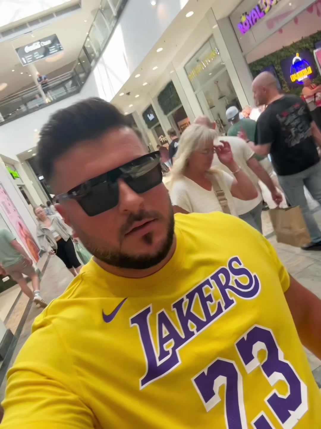 @🇷🇴♉🇩🇪