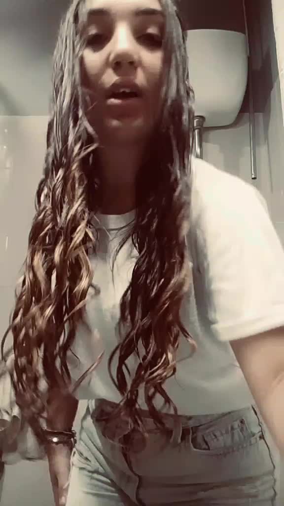 @𝕬𝖀𝕽𝕺𝕽𝕬🥀