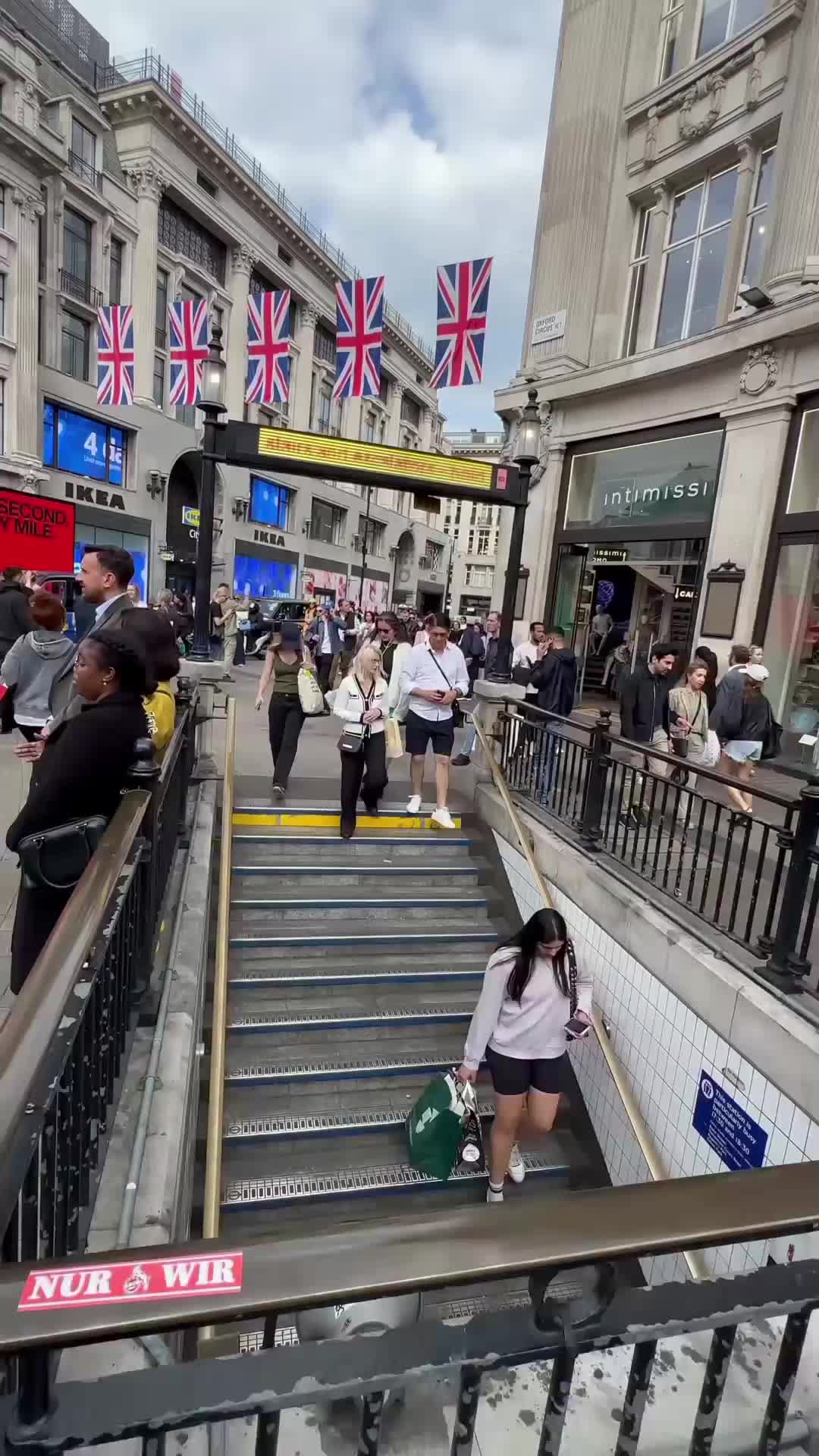 @𝓓𝓪𝓷𝓲𝓪𝓵 𝓚𝓱𝓪𝓷 𝕌𝕂🇬🇧