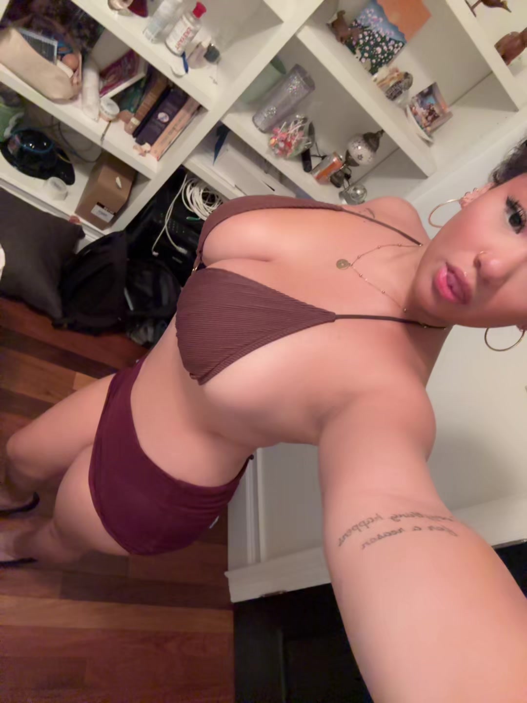@x_.eviee