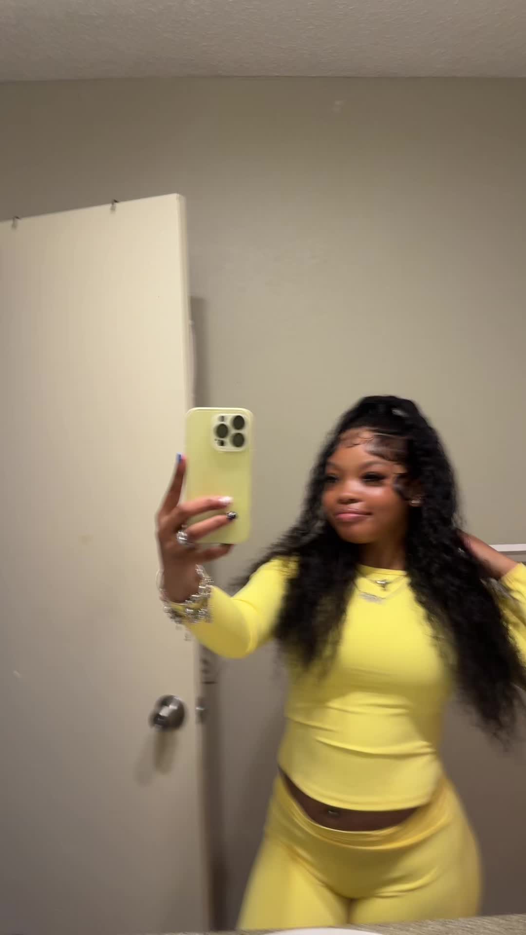 @knicolethed0ll