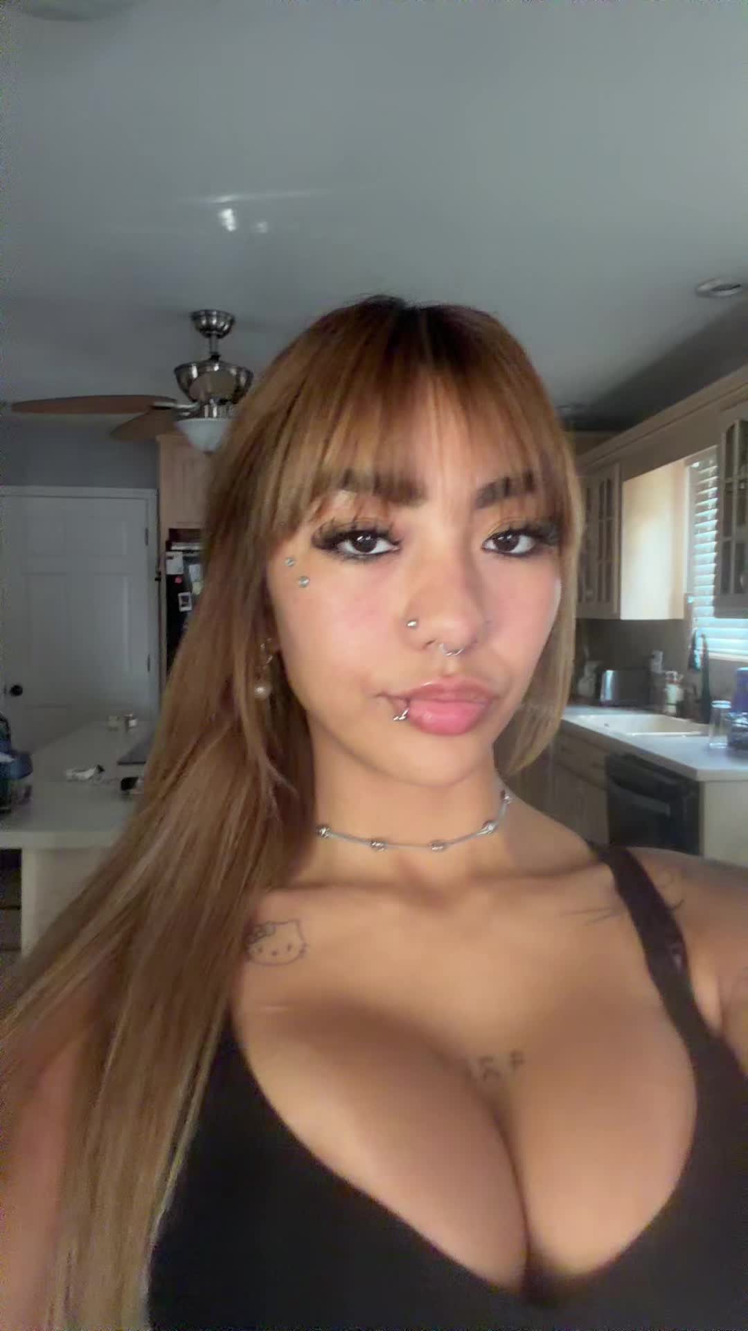 @Angietowers