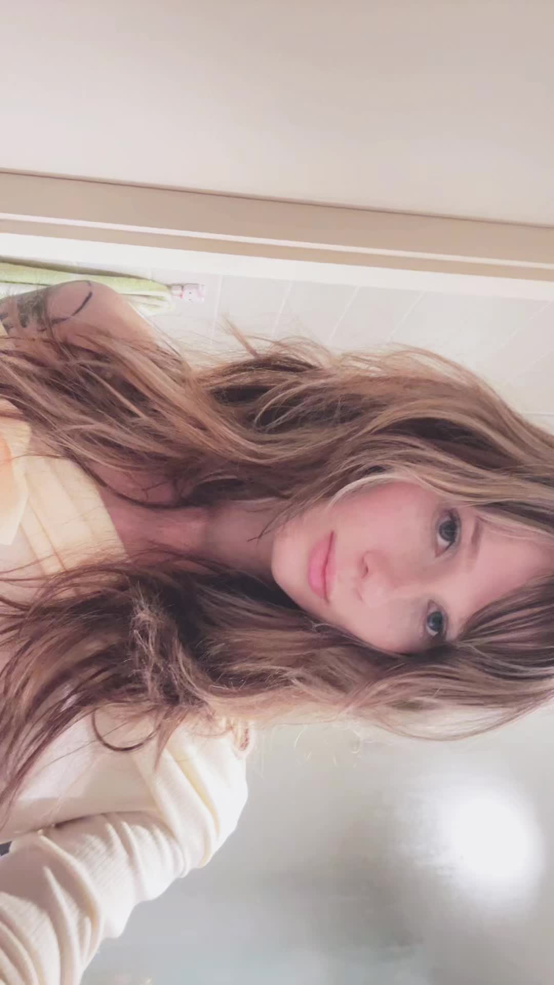 @hellokittystrawb