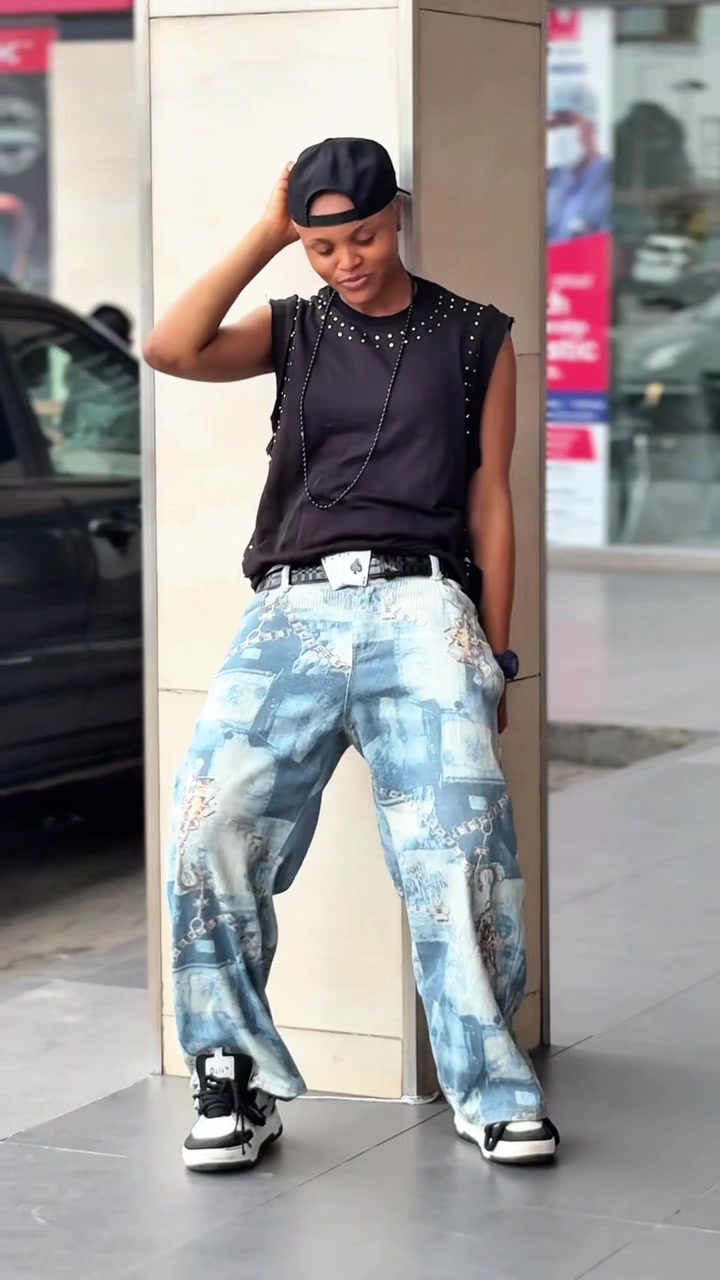 @afroblueries