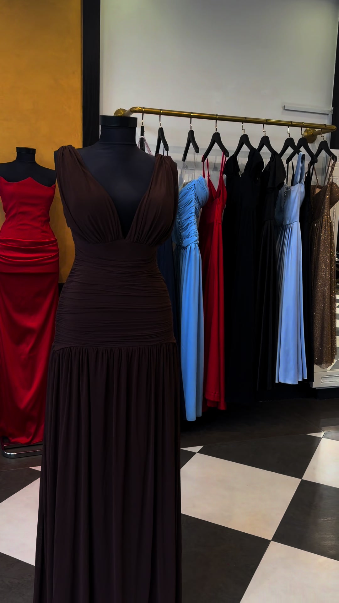 @Fustane me Qera Azal Store