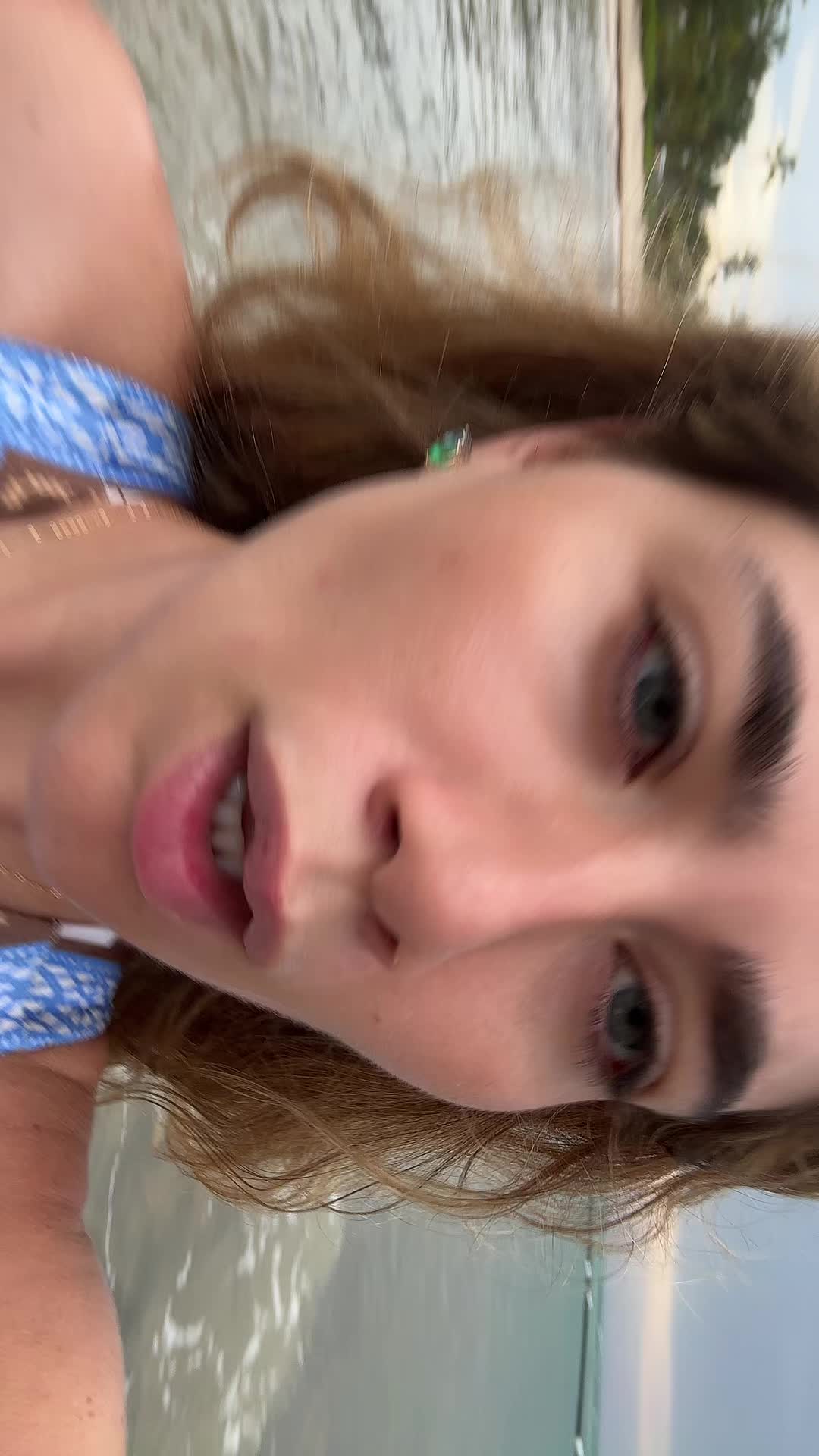 @Delusional bimbo 👑👑