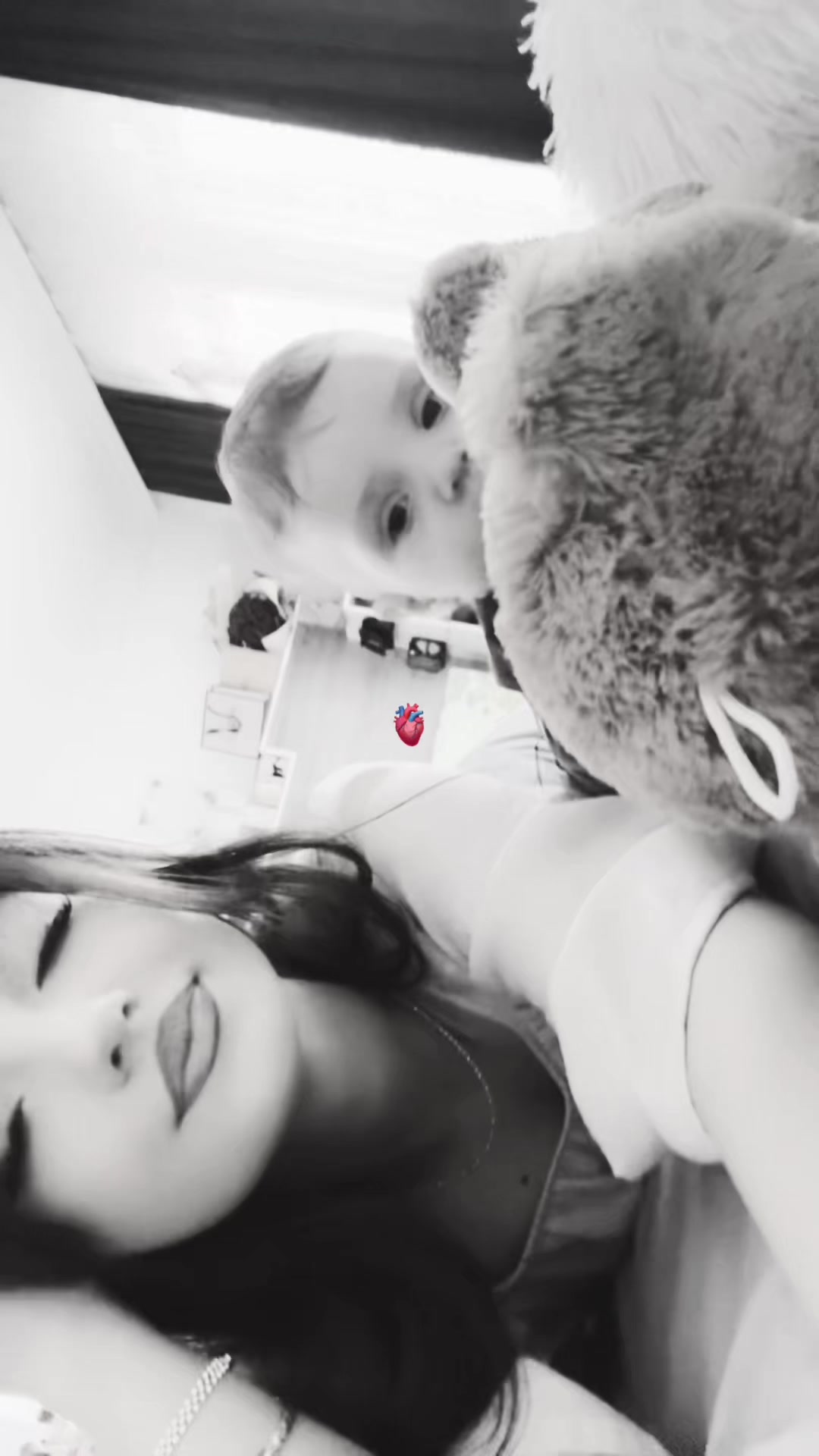 @🧚🏼&zwj;♂️