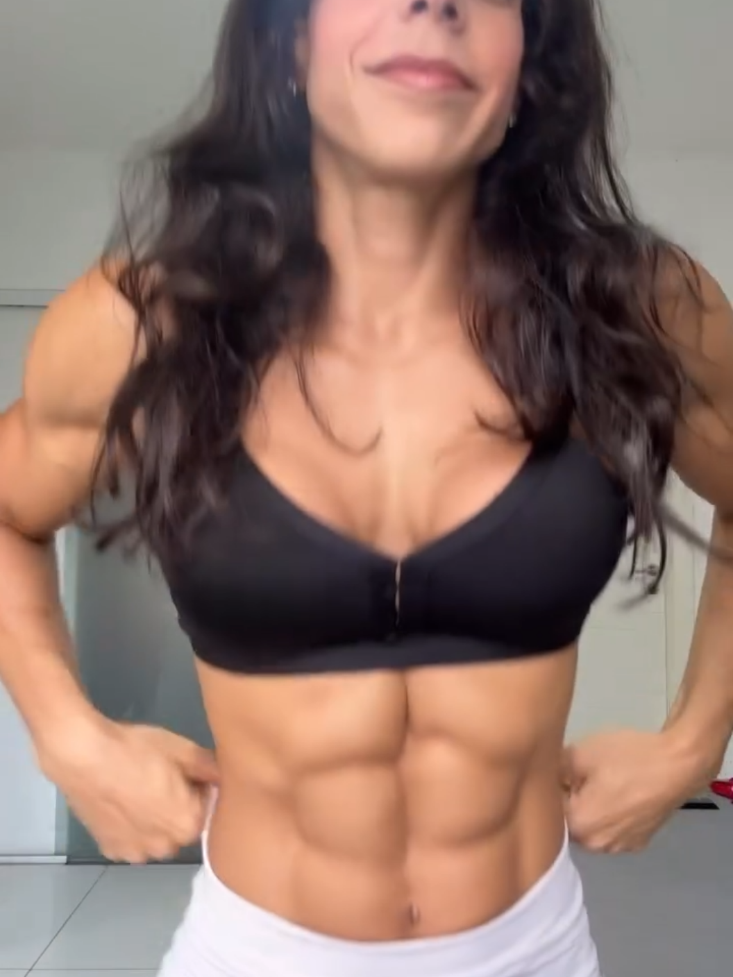 @muscle.girl.queens