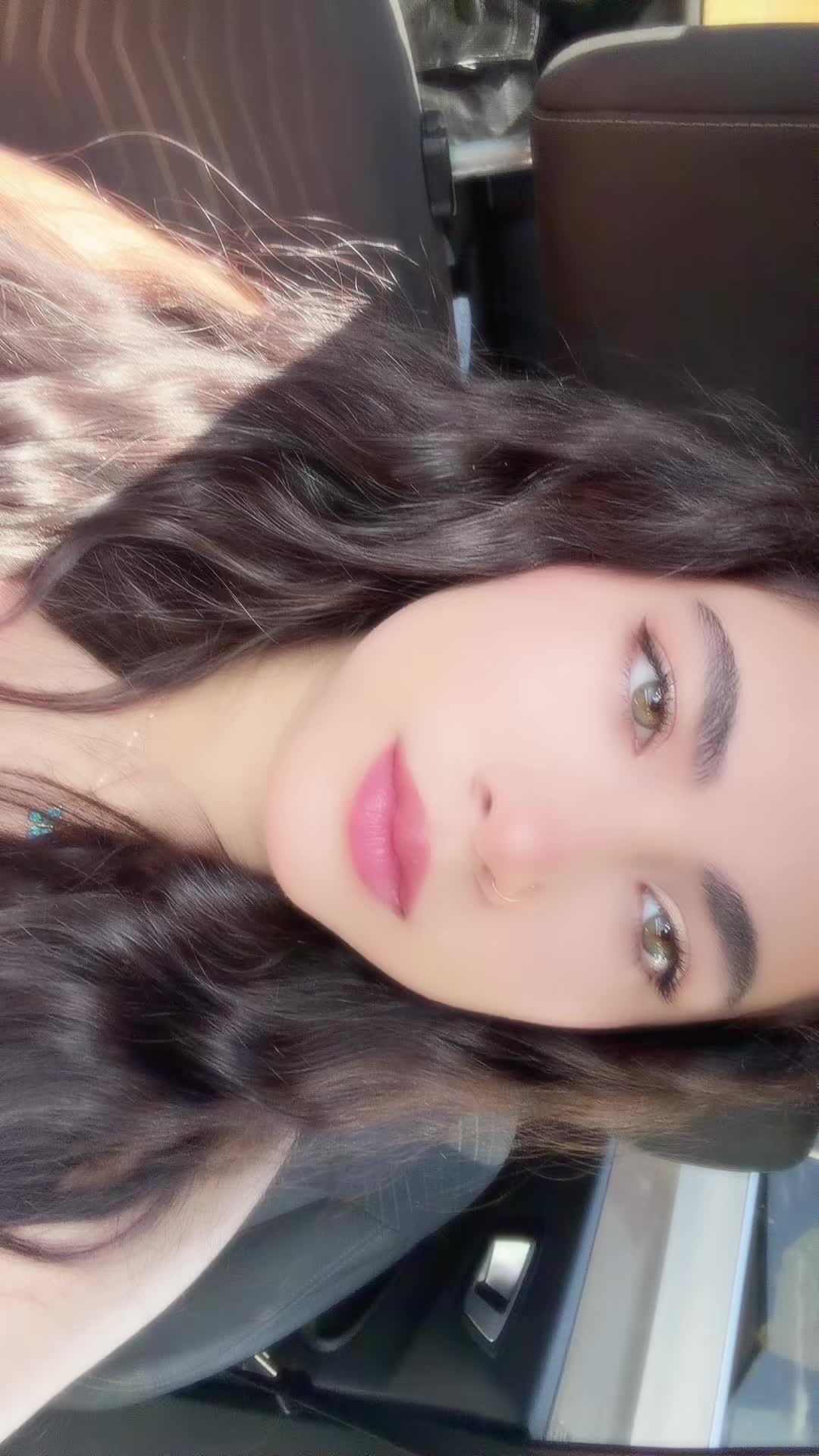 @bella🖤