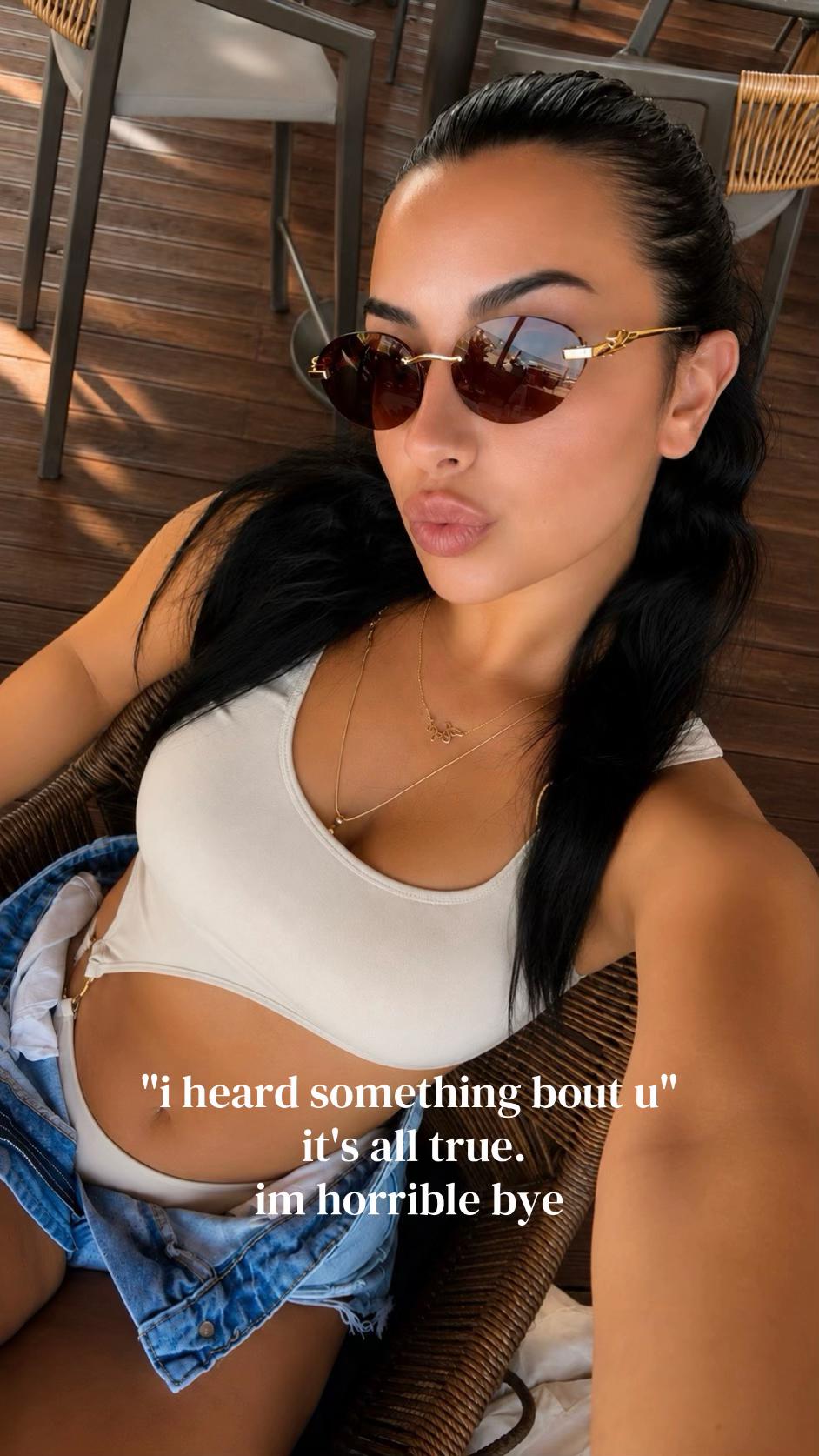 @𝙴