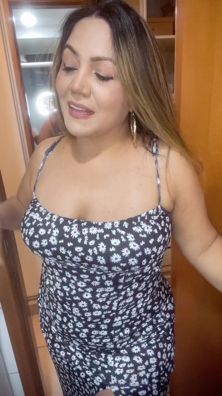 @N&uacute;bia Mehrens