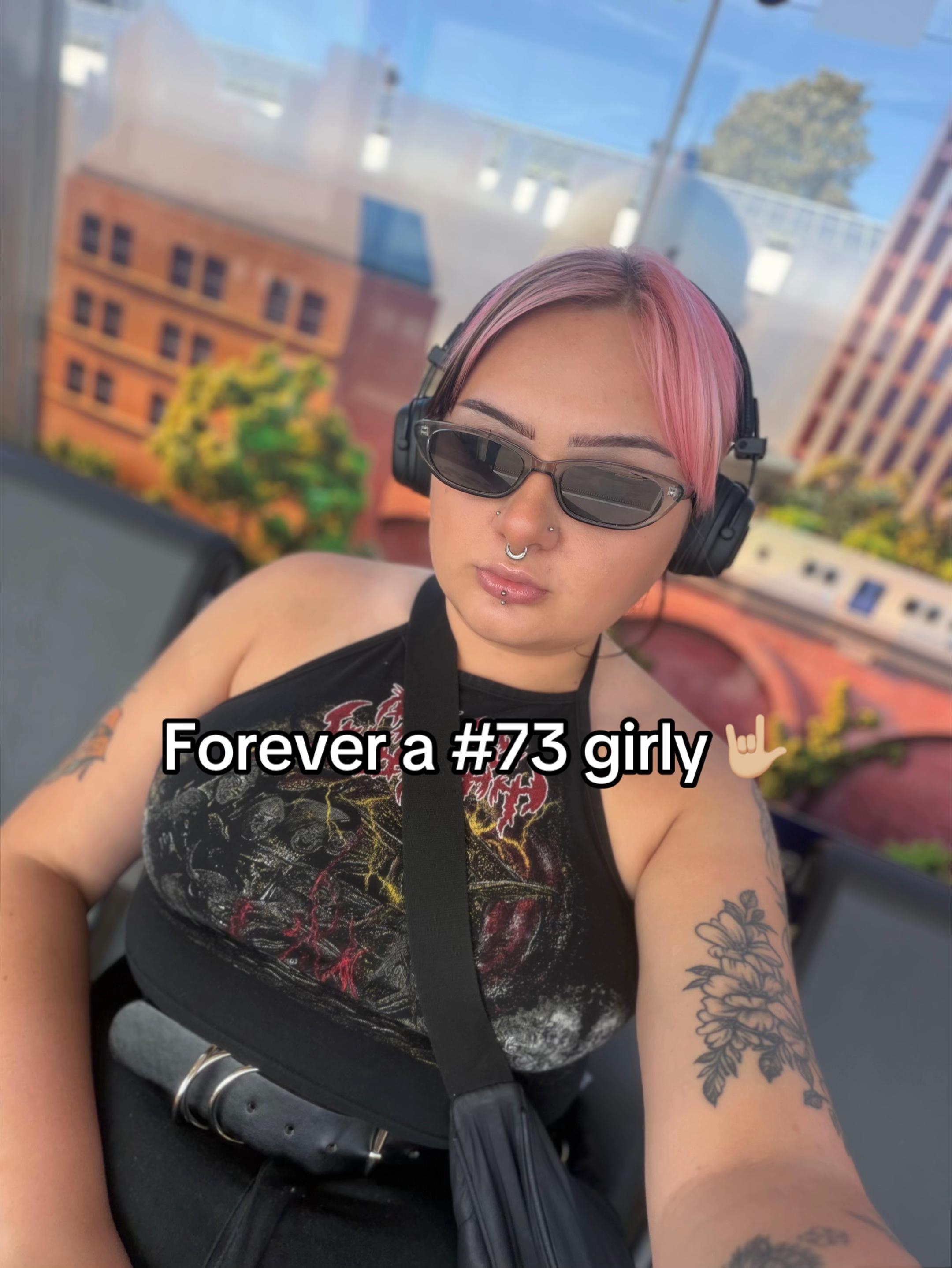 @girl_in_the_pit