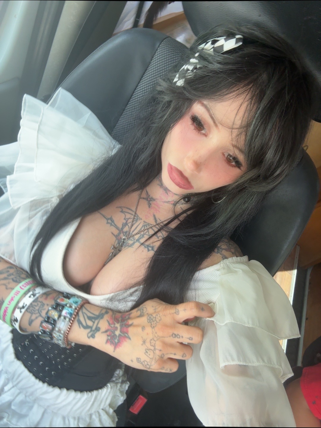 @zommmbri