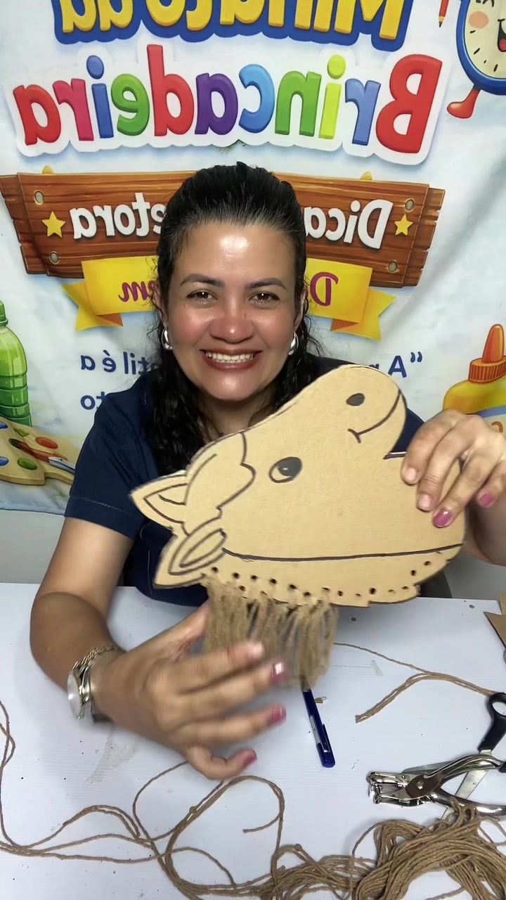 @Diretora Delle de Karem