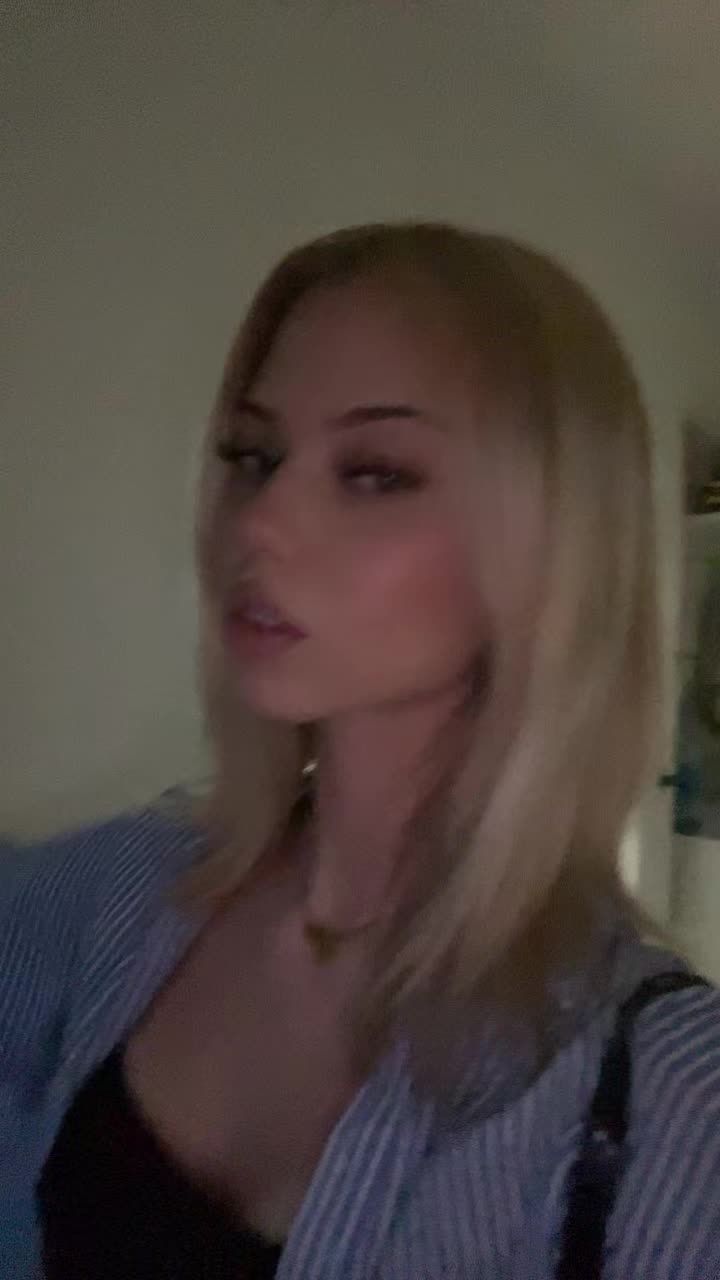 @️ella