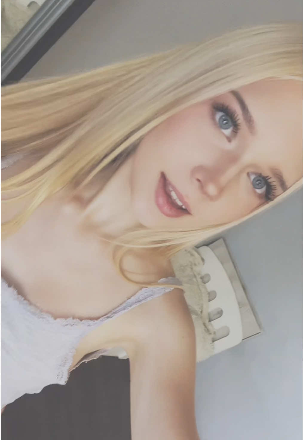 @мила