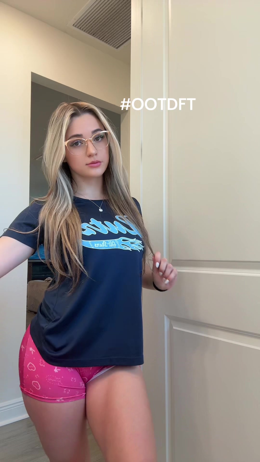@zoeycakezz