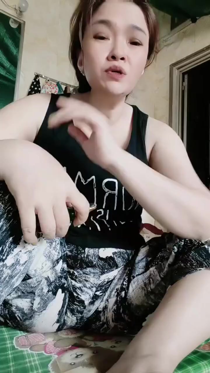 @b&eacute; bự b&agrave;nh bung