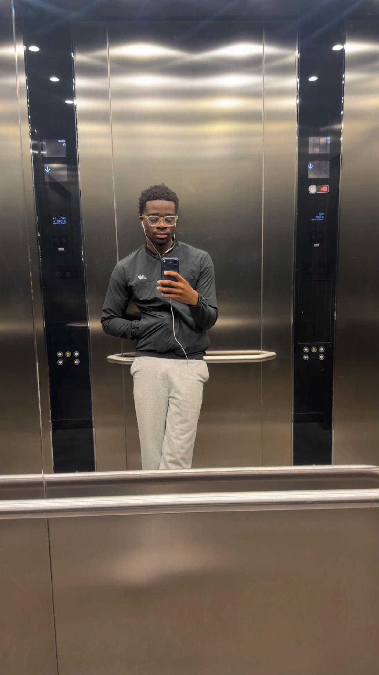 @2.ade