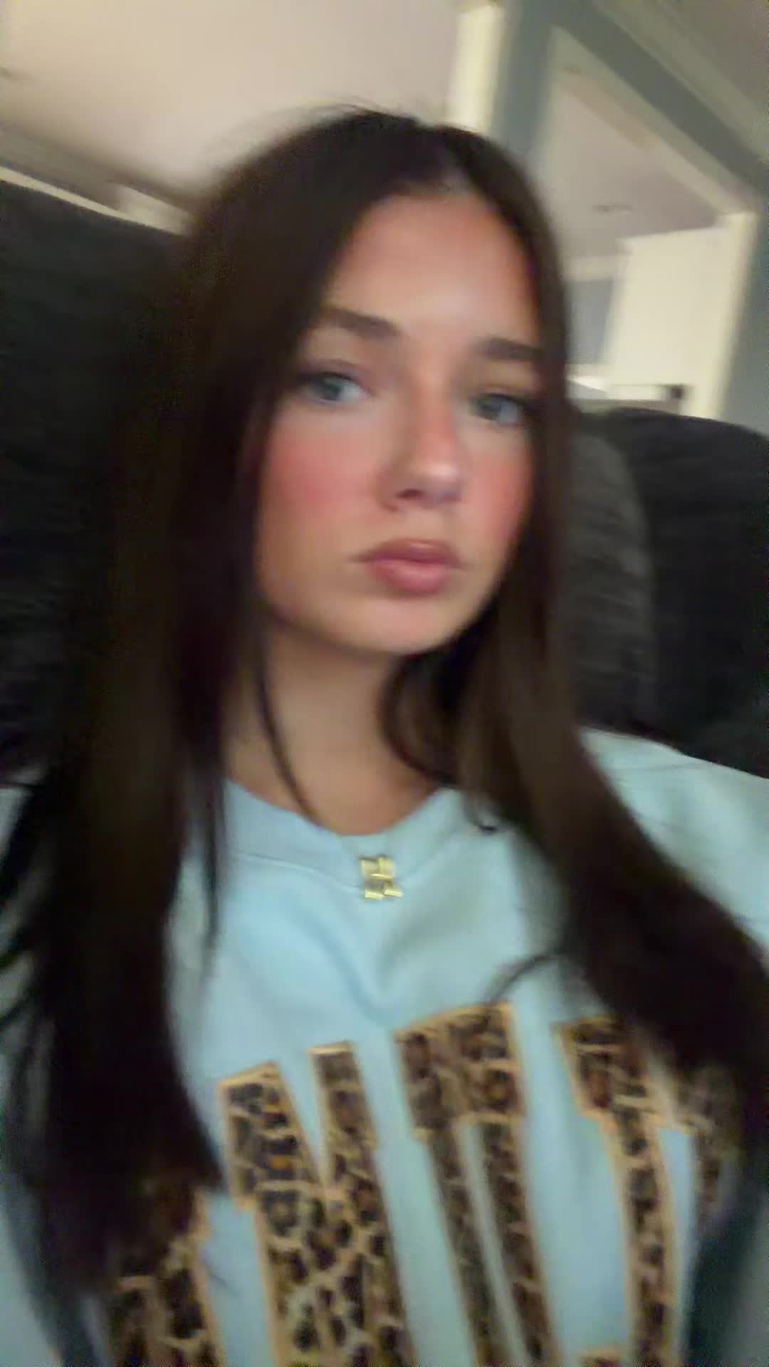 @𝓗𝓪𝓷𝓷𝓪𝓱