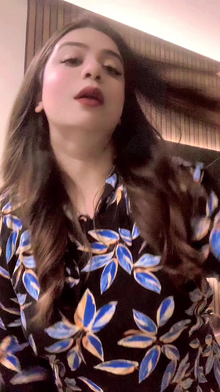 @ZAREEN SHAH❣️