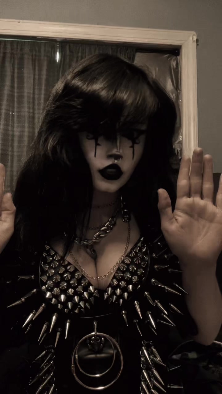 @🦇🖤🧿~ 𝒁𝒖𝒛𝒖 ~🧿🖤🦇