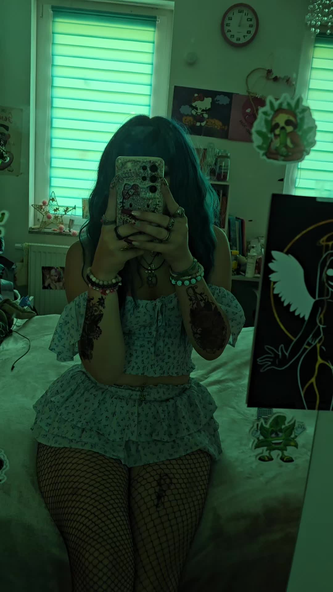 @𝑟𝑜𝑠𝑒𝑒 🦇