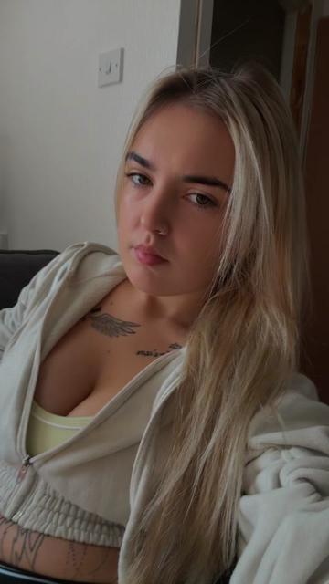 @demi 👀