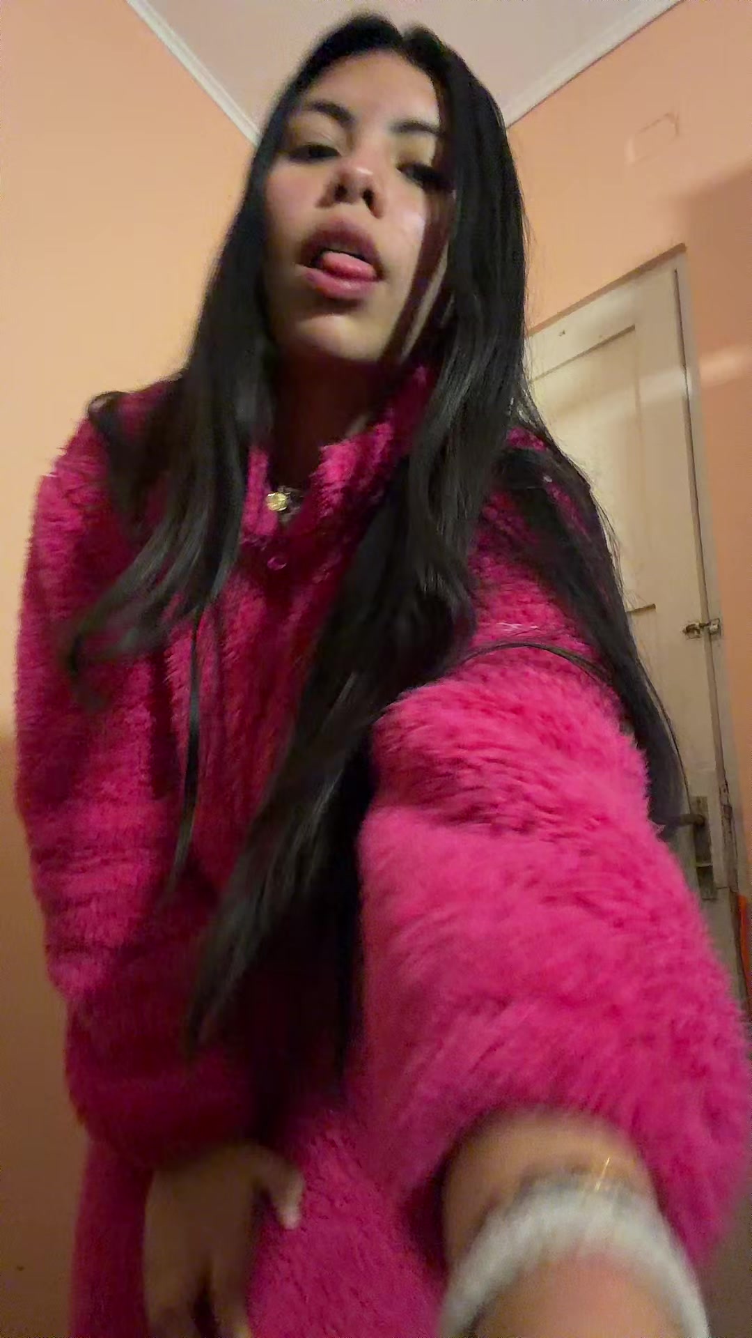 @...