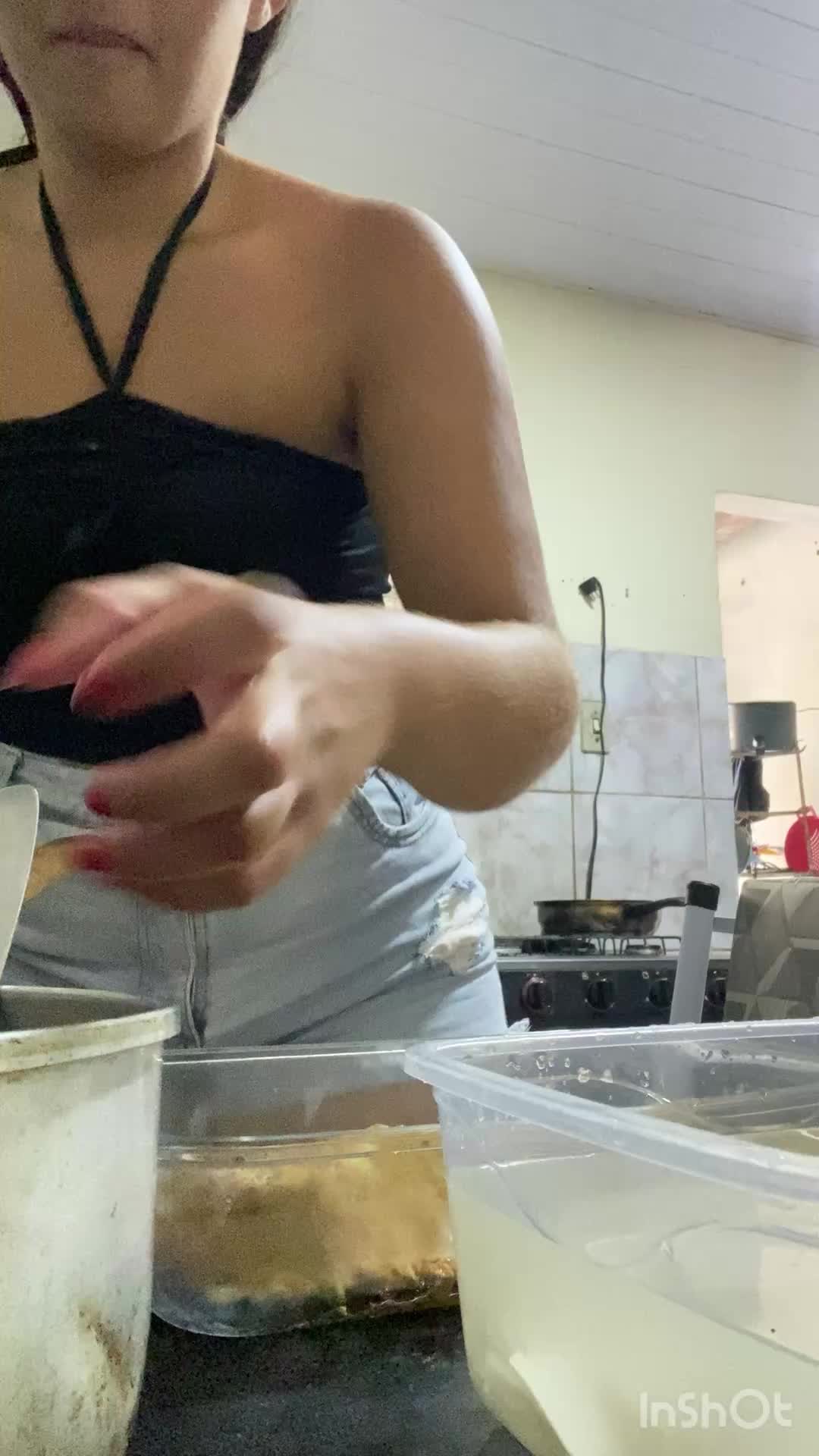 @🏄🏻&zwj;♀️