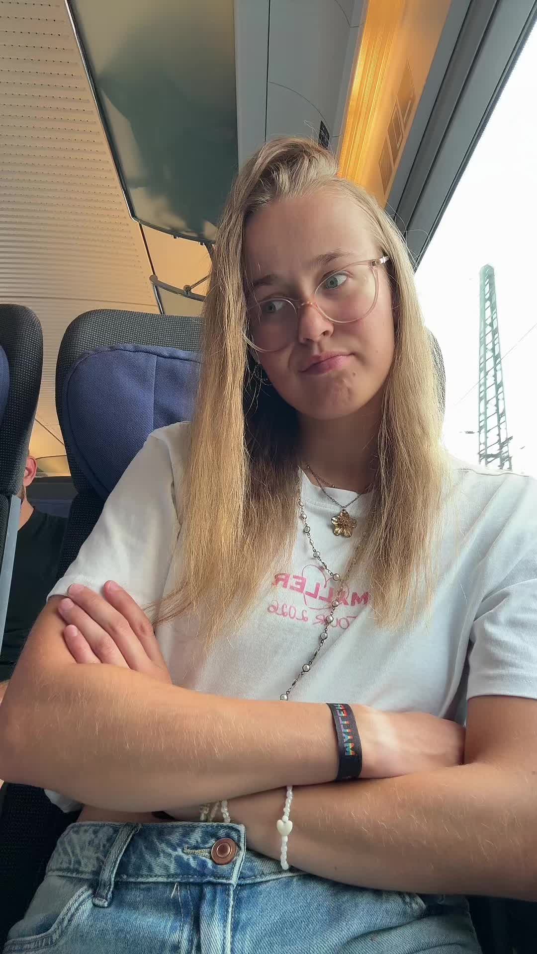@Laura ྀི