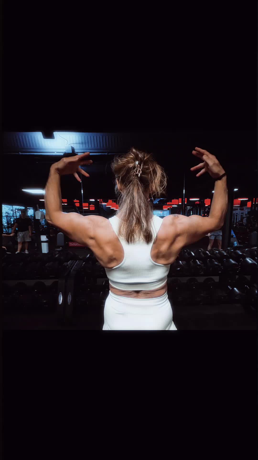 @🤛MuscleGrannyGeess 🤜