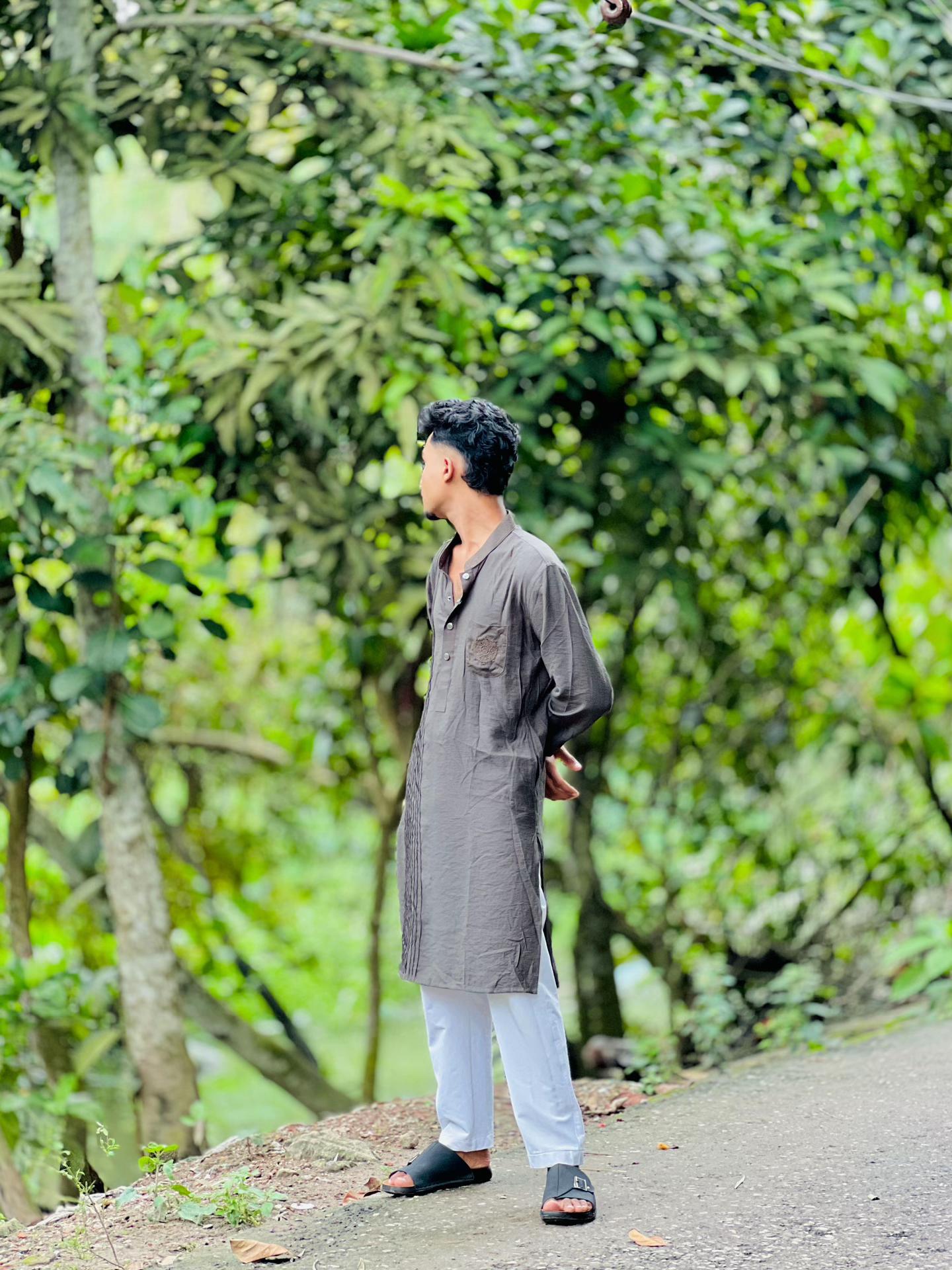 @RATUL MARK 🧠💸