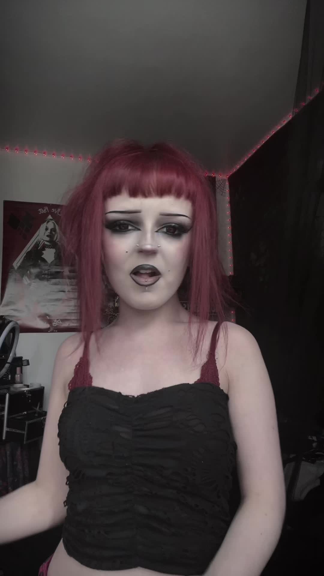 @🕷️🪦𝕬𝖓𝖓𝖎𝖊🪦🕷️
