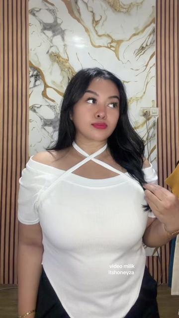@itshoneyza