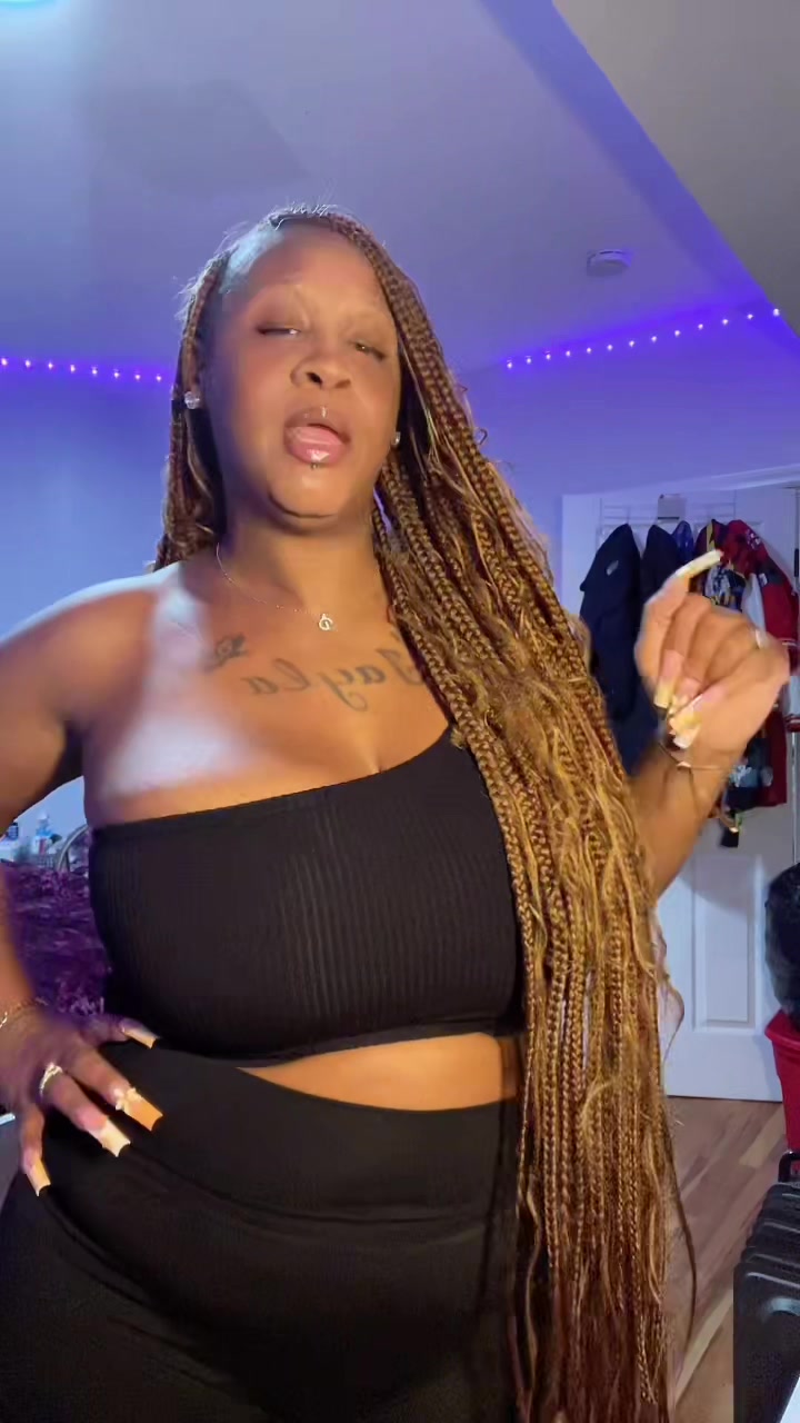 @Deedee