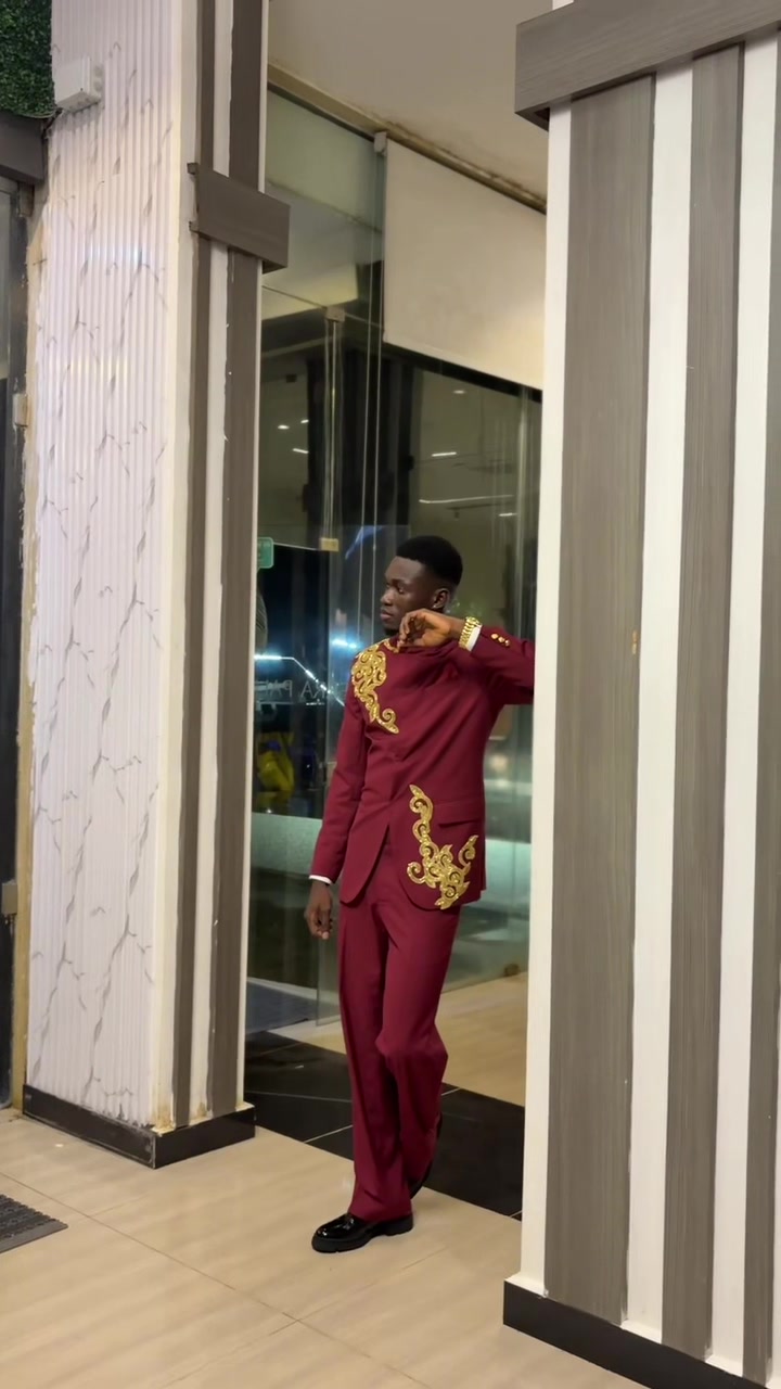 @KING OF COMPOSURE🤴