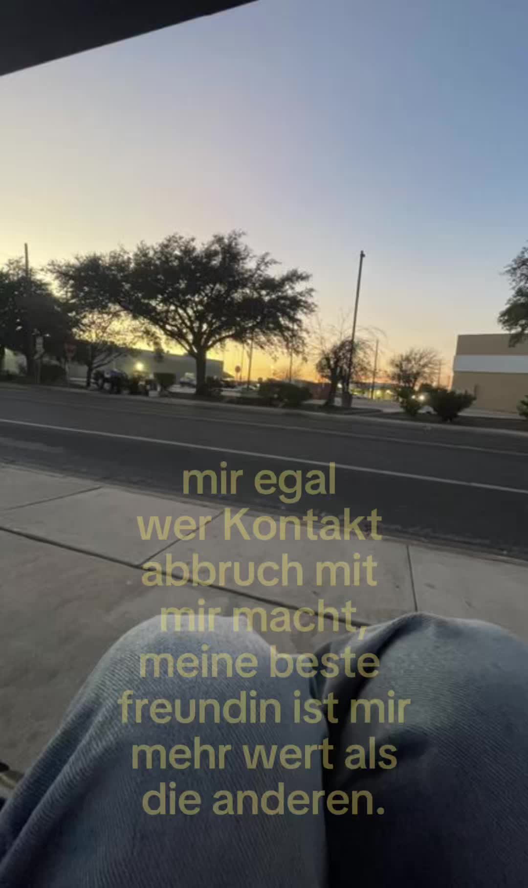 @𝐀𝐧𝐨𝐧𝐲𝐦'🦈